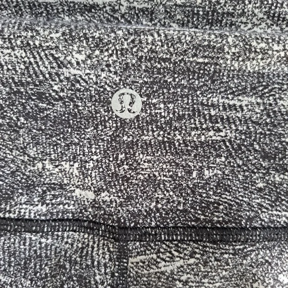 😀lululemon athletica Crop Leggings - Picture 3 of 8